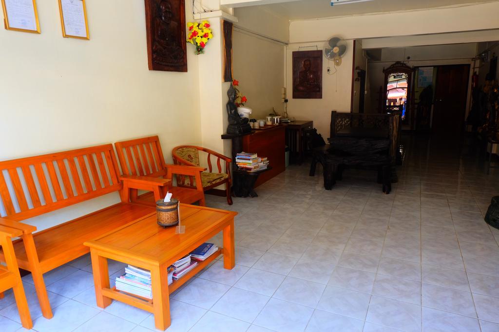 J-Safe Guesthouse Сукотаи Экстерьер фото