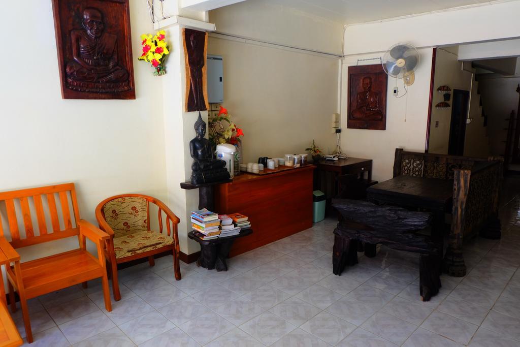 J-Safe Guesthouse Сукотаи Экстерьер фото